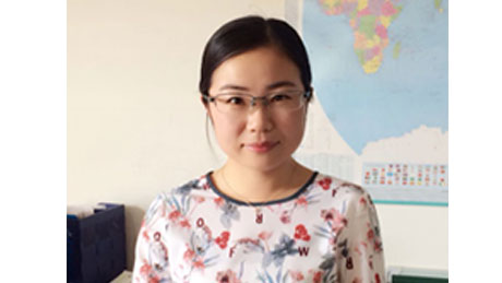 于艳--东北农业大学  硕士
现任：动保技术部研发员，从不浪费功夫和身边的资源，虚心向各位教员叨教知识，在企业高新认定、GMP验收工作中做出了沉大的贡献。