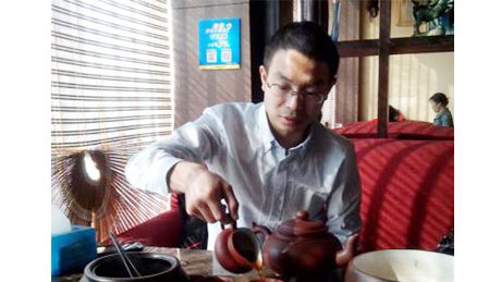 高川--湖南农大动物营养硕士
现任：饲料技术经理，进入资源各人庭，得到好多教员的援手，也越发分了然自己的地位和方向。以前人生的各种经历，在此时才发现它的价值。